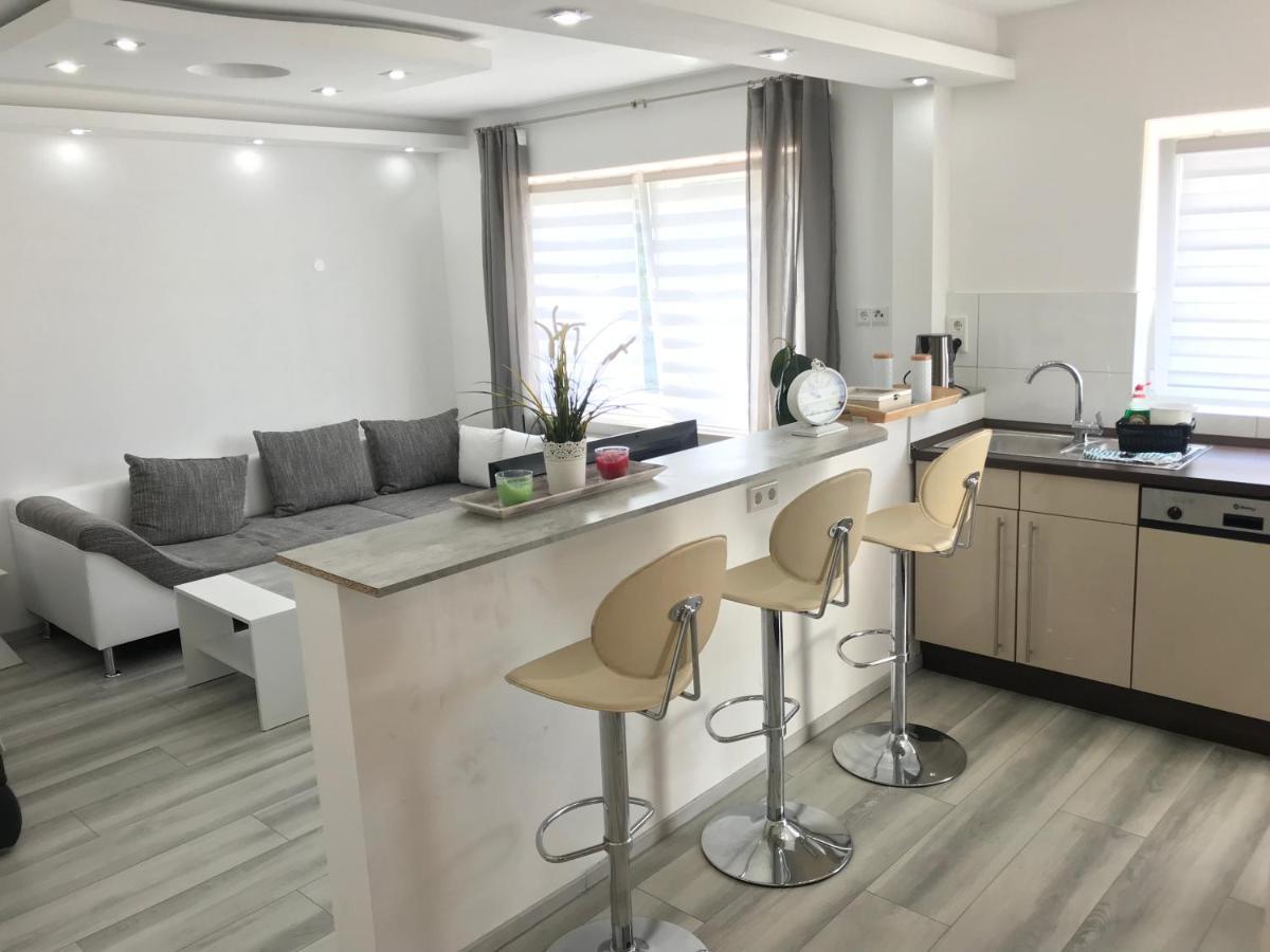 Aparts House - Balkon-Wifi-Kitchen Essen Exterior foto